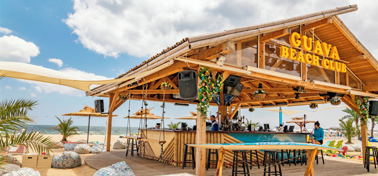 Great for rooftop pools, bars or terraces